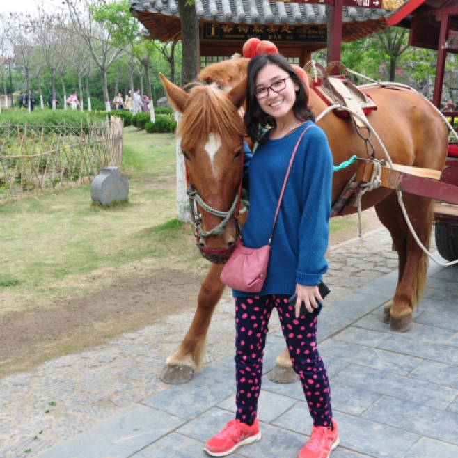 At China, Henan, I met this horse that eats sweets.
